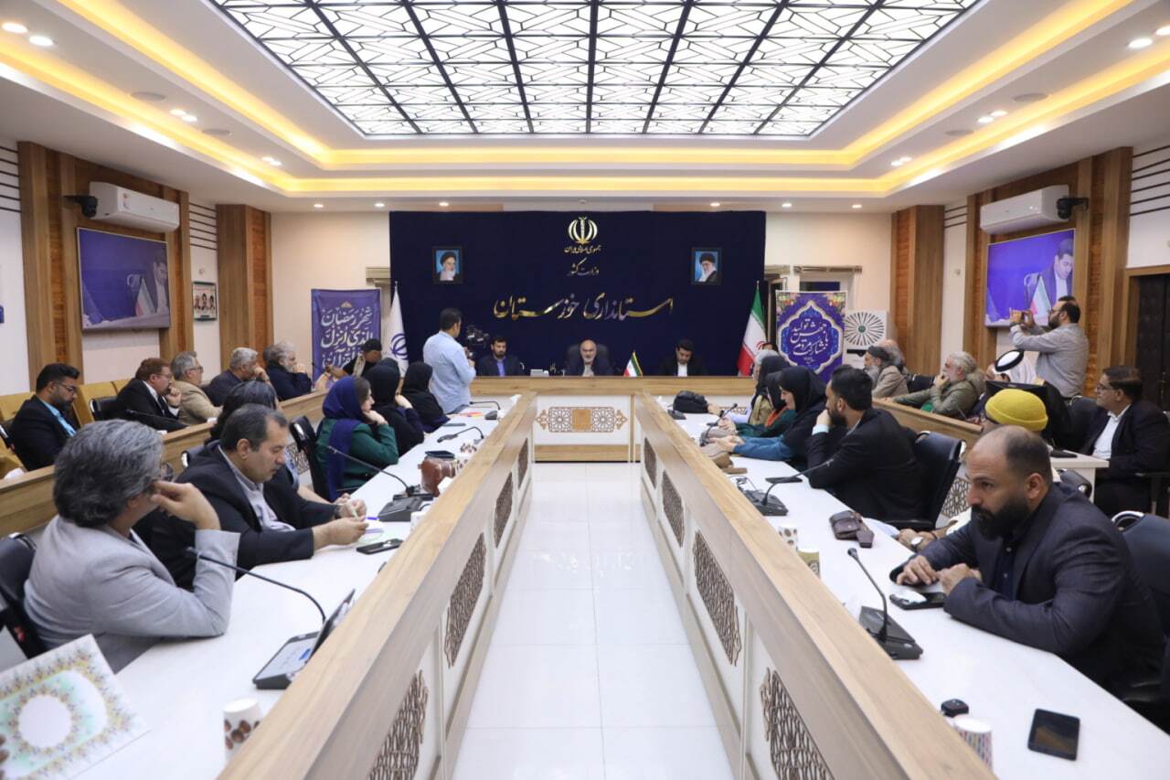 استاندار خوزستان: توسعه و حسهمگرایی ماموریت اصلی جامعه هنر است استاندار خوزستان: توسعه و حسهمگرایی ماموریت اصلی جامعه هنر است