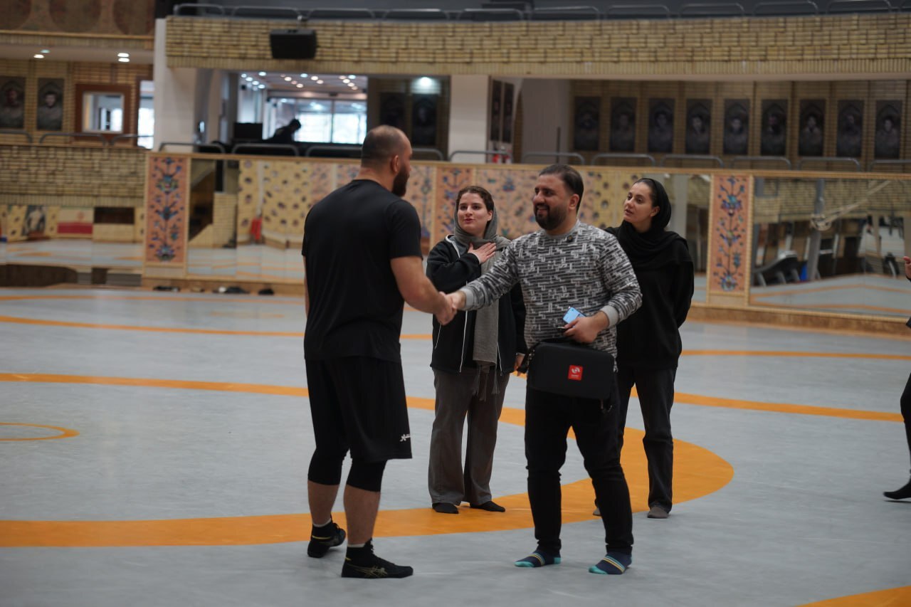 زارع: قهرمان جهان و المپیک شوم بازهم تاجگذاری میکنم/ خاک پای مردم ایران هستم + فیلم زارع: قهرمان جهان و المپیک شوم بازهم تاجگذاری میکنم/ خاک پای مردم ایران هستم + فیلم