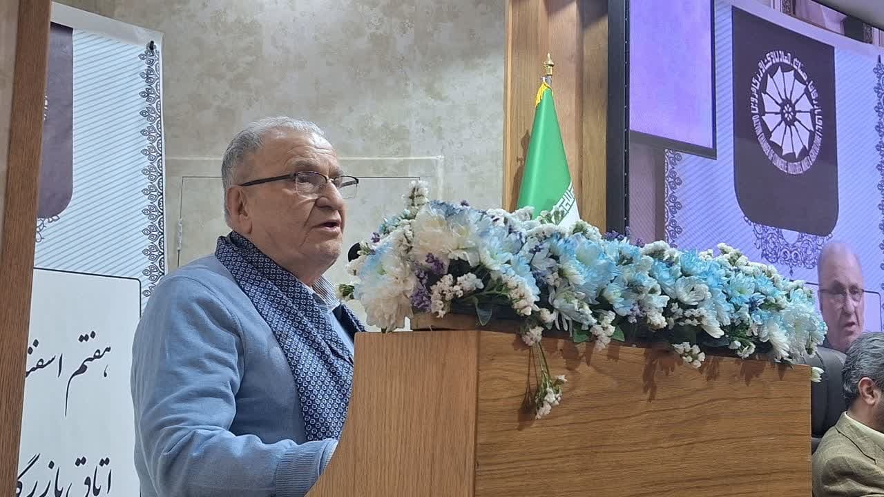 جشنواره وکیل التجار با تقدیر از چهره های ماندگار تولید و صنعت در قزوین برگزار شد