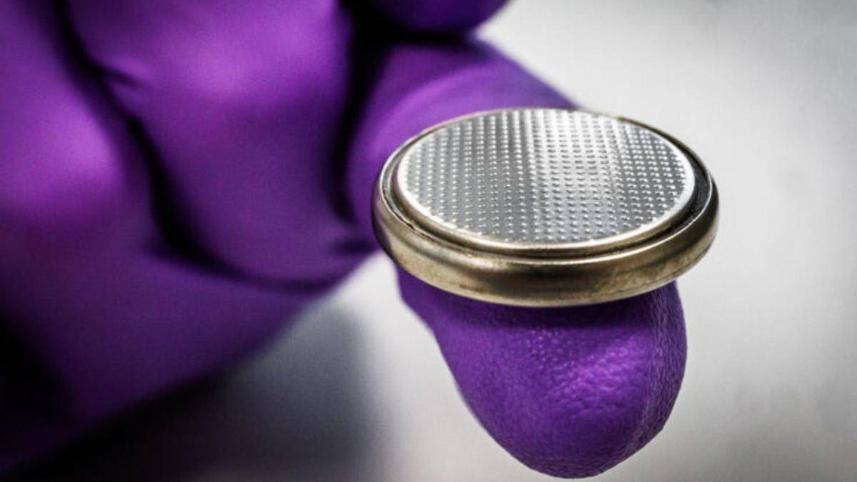 باتری‌ روی-لیگنین با الکترولیت جدید ساخته شد