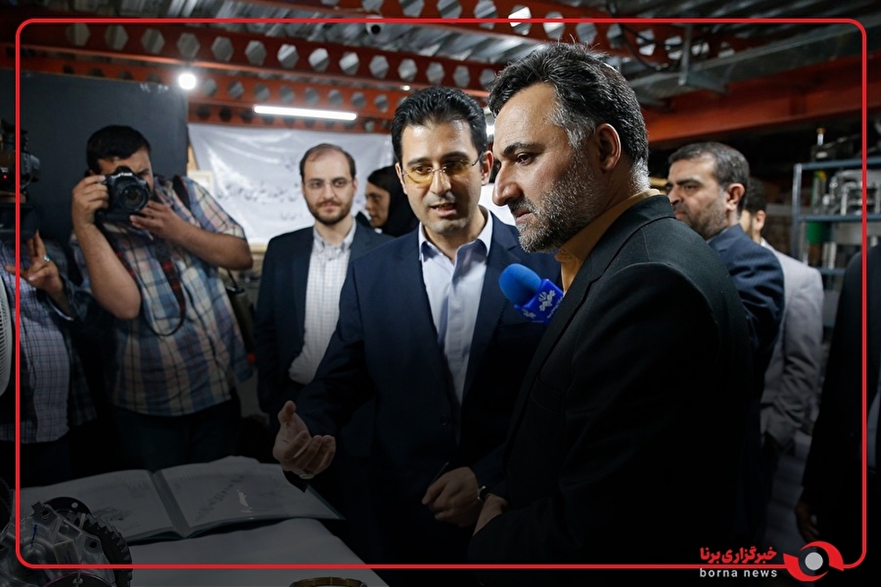 مراسم رونمایی از نخستین نمونه موتور بنزینی ۶ سیلندر ساخت ایران