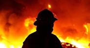 ملکی: آتش سوزی در انبار شهر ری مهار شد