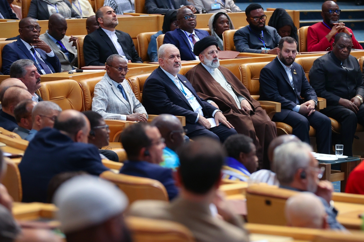 رئیسی: رفع مشکل نقل‌و‌انتقال مالی‌و‌پولی از زیرساخت‌های ضروری است