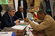 استاندار فارس با مردم در مسجد تاریخی وکیل شیراز ملاقات کرد