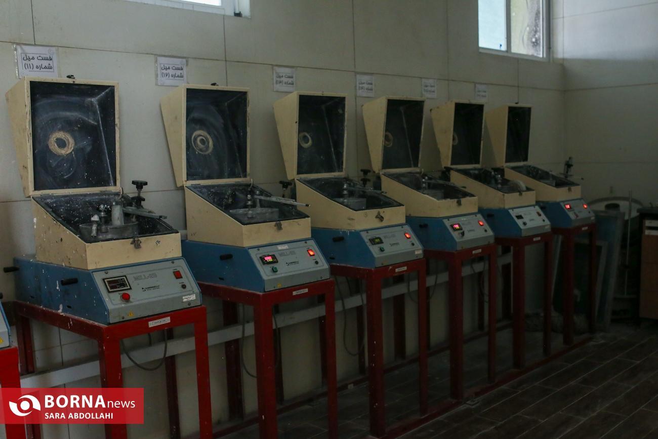 داستان ققنوس دانش بنیان لعابی چیست؟/ از ورشکستگی تا ظرفیت تولید 25 هزار تن لعاب در سال داستان ققنوس دانش بنیان لعابی چیست؟/ از ورشکستگی تا ظرفیت تولید 25 هزار تن لعاب در سال