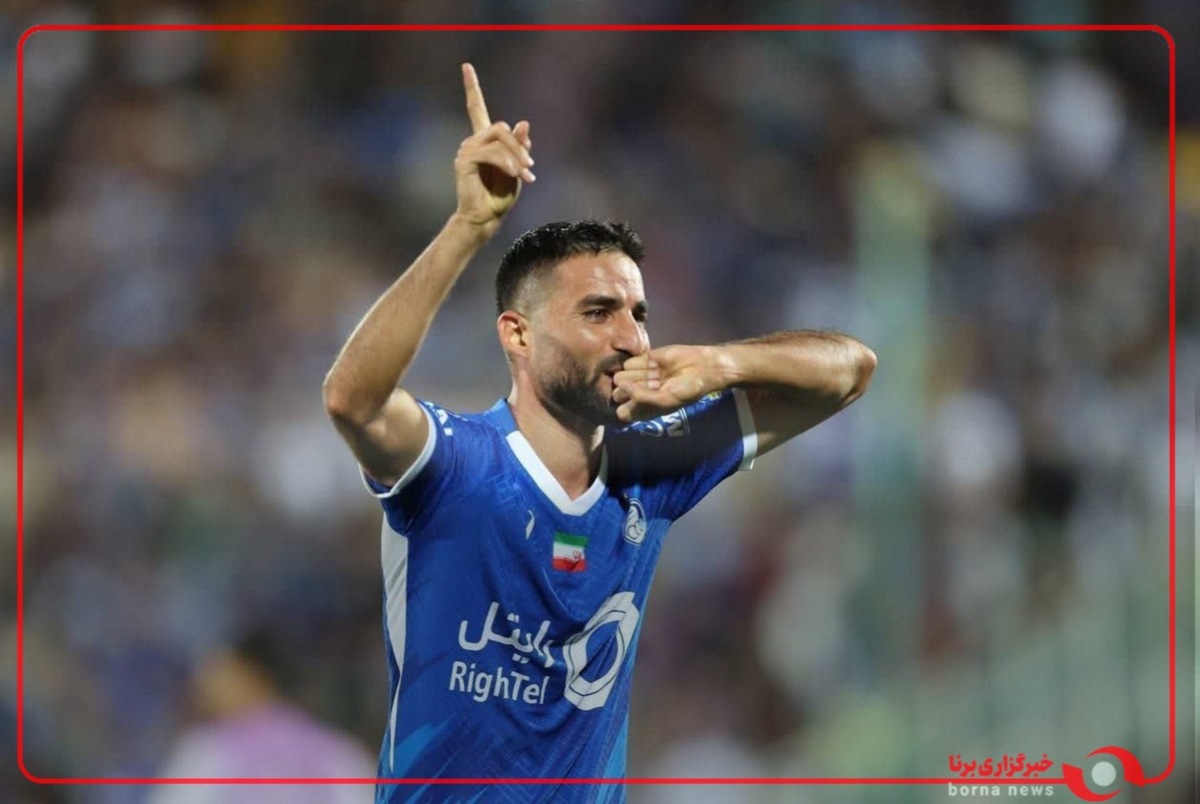 گل اول استقلال توسط مهرداد محمدی در دقیقه 21