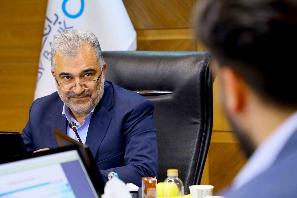 تأکید سرپرست بانک دی بر ضرورت رعایت دقیق مقررات و بخشنامه‌های اعتباری