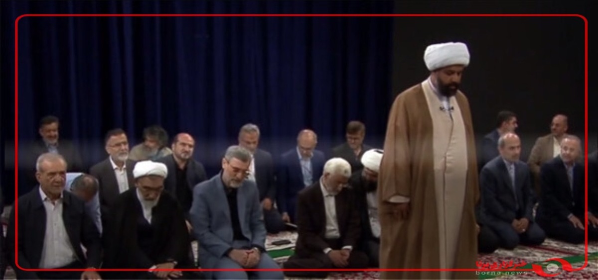 نامزدهای انتخابات درحال اقامۀ نماز جماعت هستند