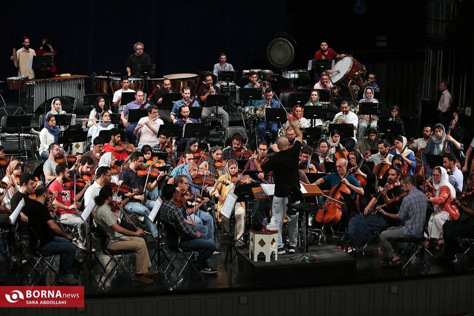 «آرش گوران» از همکاری با «همایون شجریان» تا چالشهای موسیقی ایرانی/آرش گوران: «تهران، جشن بیکران» عنوانی است که به فانتزی درونی قطعات اجرا شده اشاره دارد/ موسیقی زبان جهانی است که فرهنگها را به هم نزدیک میکند/ «آرش گوران» از همکاری با «همایون شجریان» تا چالشهای موسیقی ایرانی/آرش گوران: «تهران، جشن بیکران» عنوانی است که به فانتزی درونی قطعات اجرا شده اشاره دارد/ موسیقی زبان جهانی است که فرهنگها را به هم نزدیک میکند/