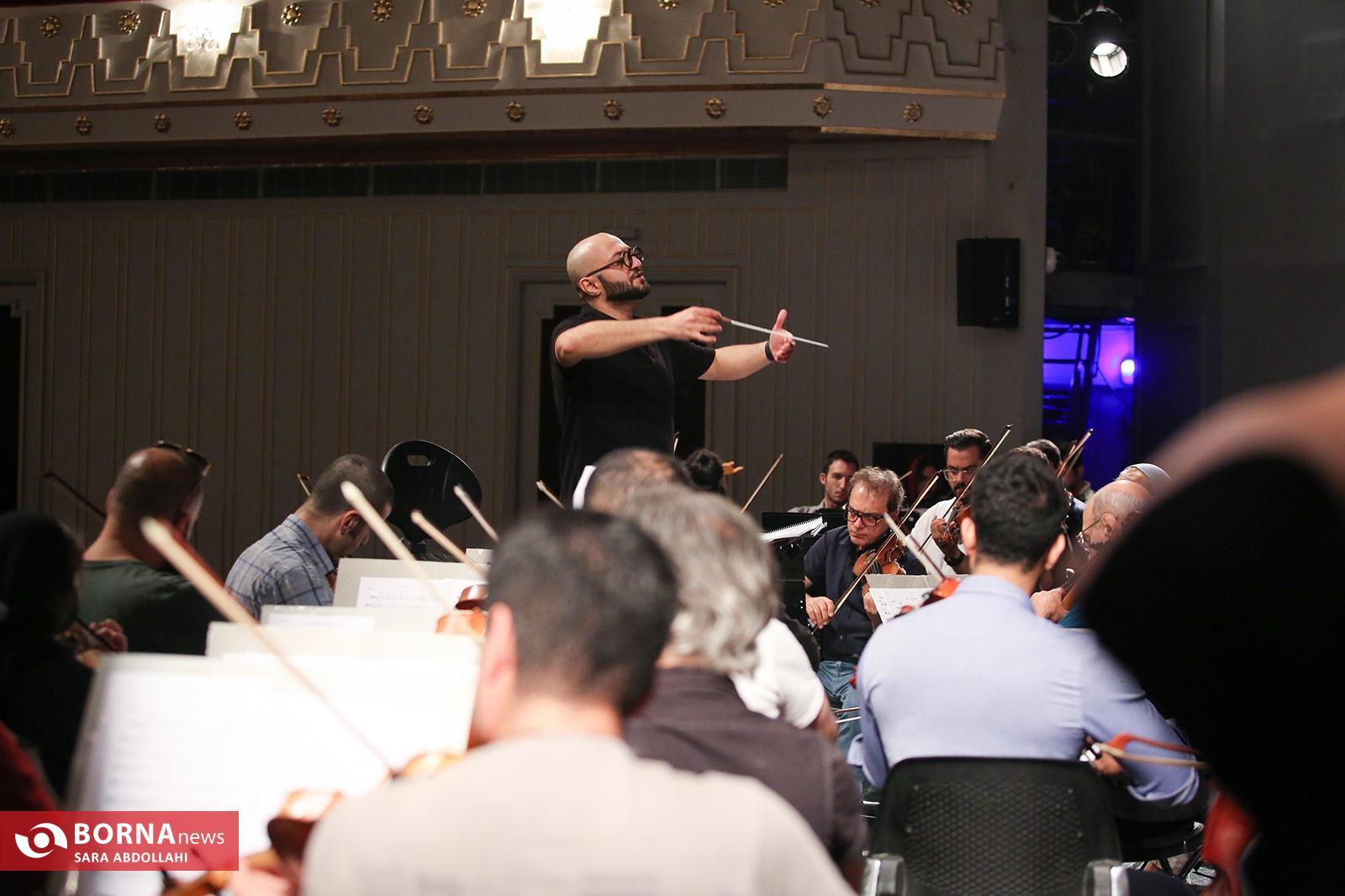 «آرش گوران» از همکاری با «همایون شجریان» تا چالشهای موسیقی ایرانی/آرش گوران: «تهران، جشن بیکران» عنوانی است که به فانتزی درونی قطعات اجرا شده اشاره دارد/ موسیقی زبان جهانی است که فرهنگها را به هم نزدیک میکند/ «آرش گوران» از همکاری با «همایون شجریان» تا چالشهای موسیقی ایرانی/آرش گوران: «تهران، جشن بیکران» عنوانی است که به فانتزی درونی قطعات اجرا شده اشاره دارد/ موسیقی زبان جهانی است که فرهنگها را به هم نزدیک میکند/