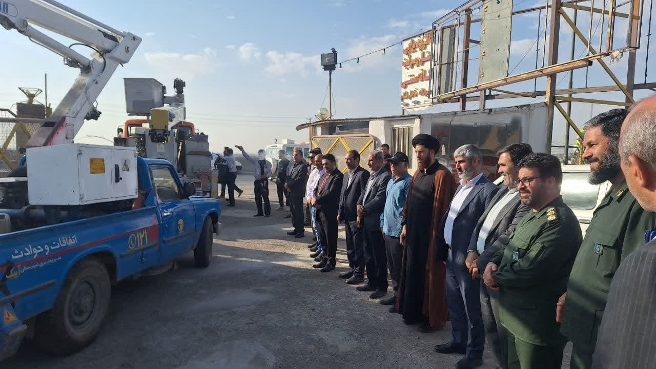 چهارمین اقدام جهادی شرکت توزیع نیروی برق استان در شهر نرجه تاکستان عملیاتی شد چهارمین اقدام جهادی شرکت توزیع نیروی برق استان در شهر نرجه تاکستان عملیاتی شد