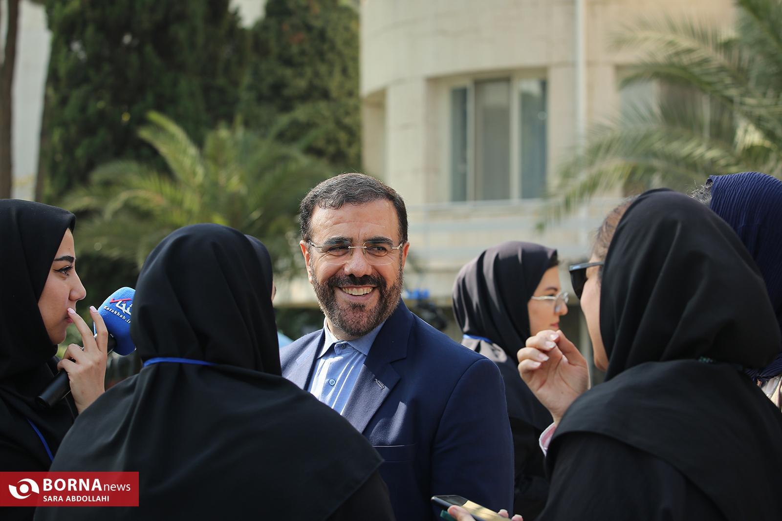 در نیمروز حاشیه جلسه هیات دولت چه گذشت؟ در نیمروز حاشیه جلسه هیات دولت چه گذشت؟