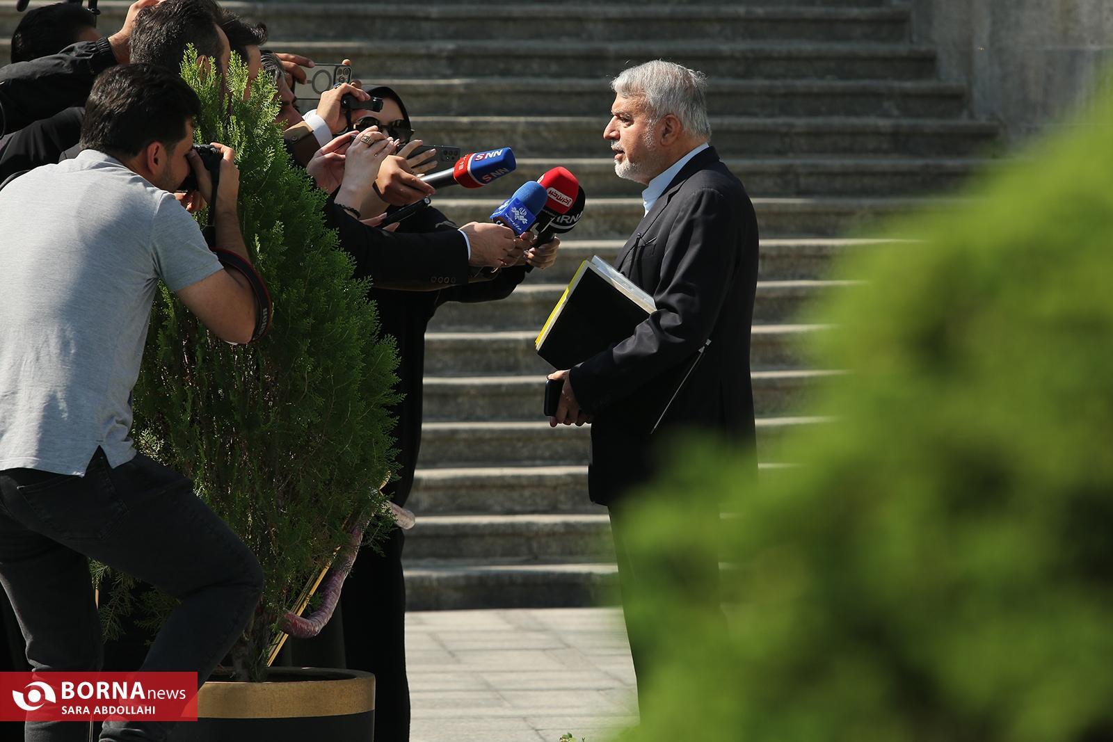 در نیمروز حاشیه جلسه هیات دولت چه گذشت؟ در نیمروز حاشیه جلسه هیات دولت چه گذشت؟