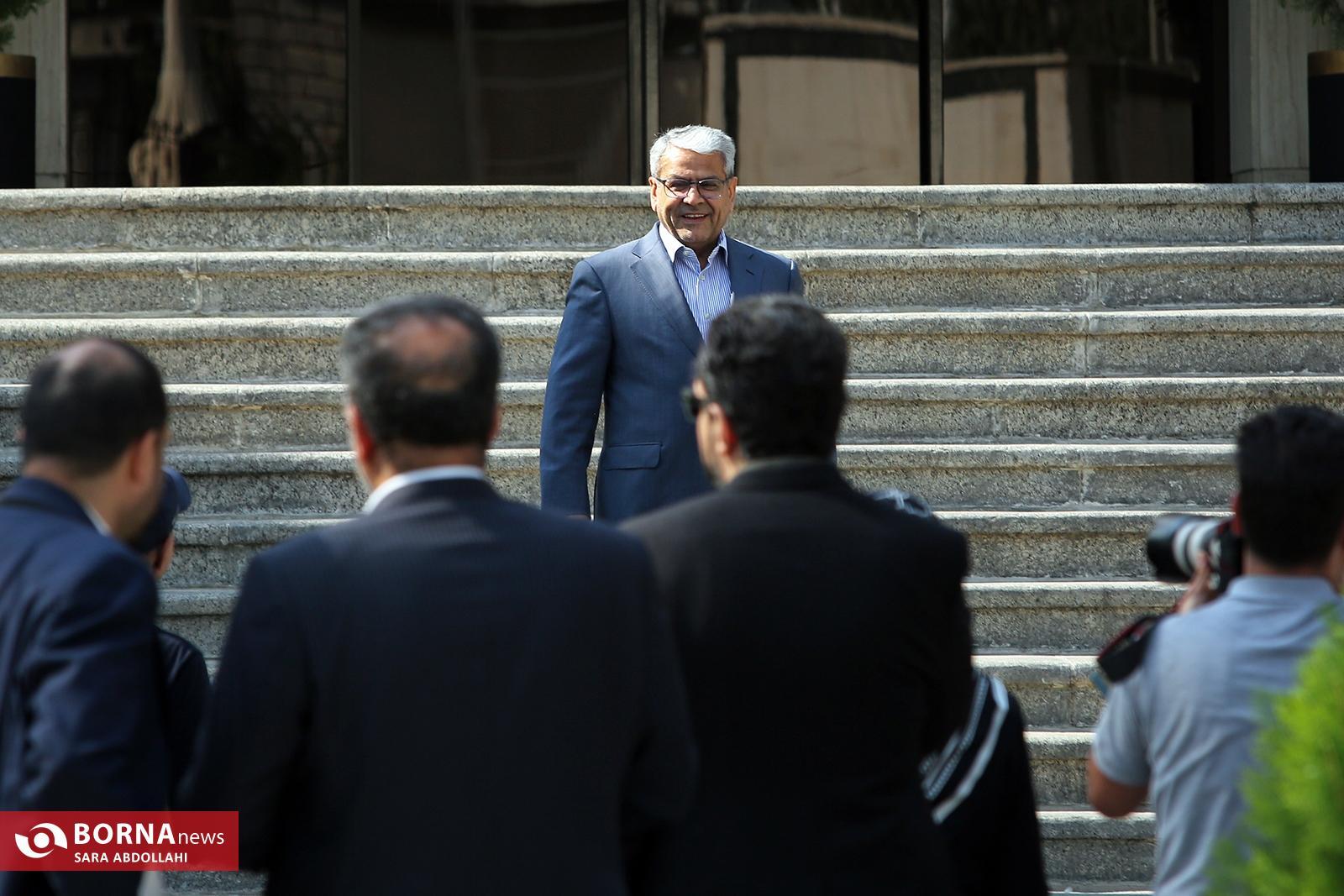 در نیمروز حاشیه جلسه هیات دولت چه گذشت؟ در نیمروز حاشیه جلسه هیات دولت چه گذشت؟