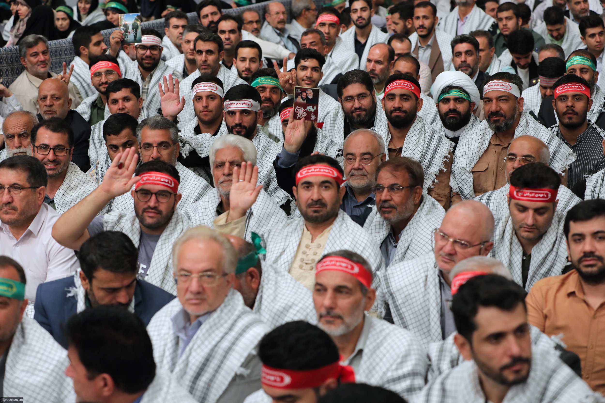 دیداری که دلهای جهادگران عرصه جهاد و مقاومت را صیقل می زند دیداری که دلهای جهادگران عرصه جهاد و مقاومت را صیقل می زند