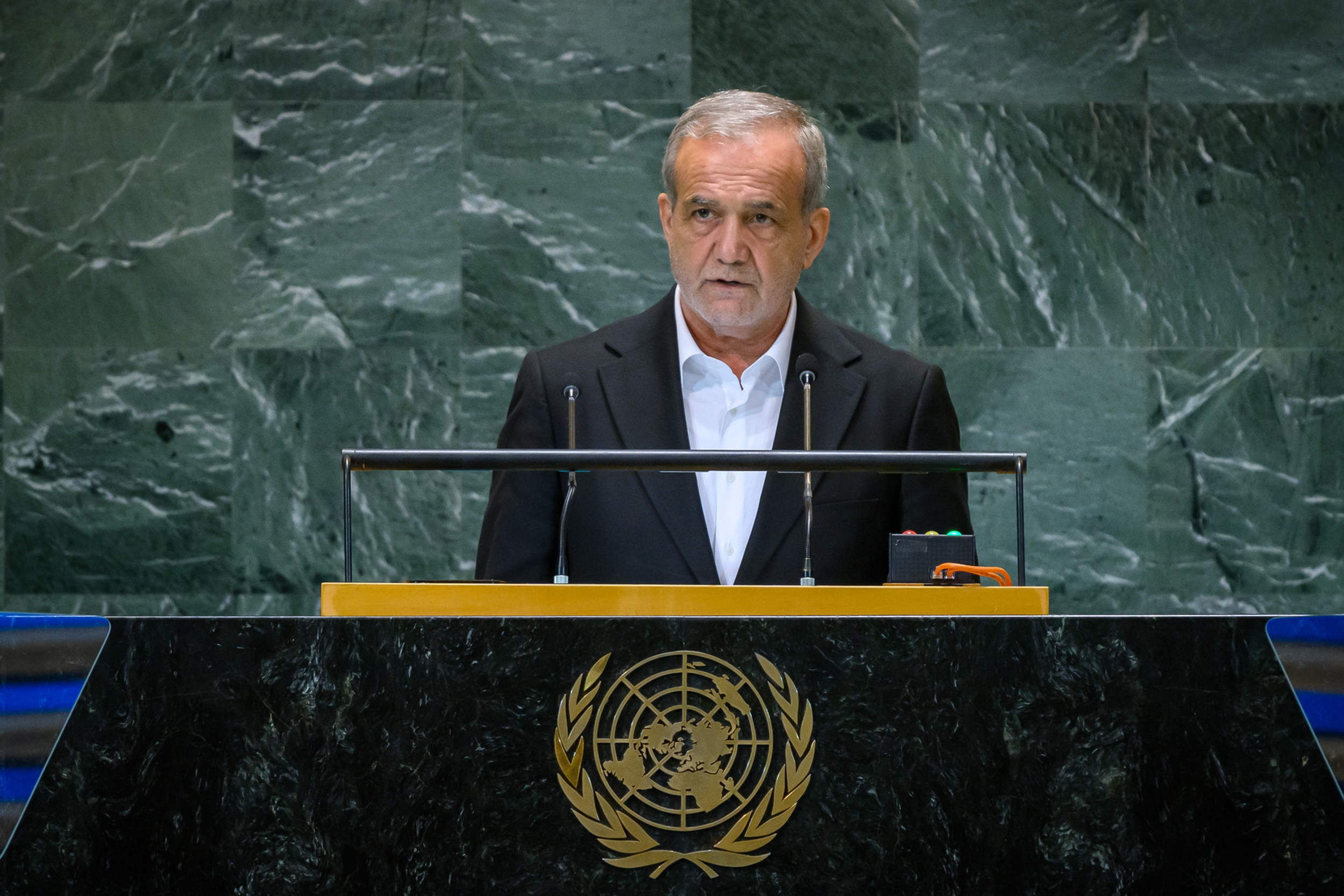 رئیس جمهوری که با پیام صلح رفت و با گنجینه تاریخی بازگشت رئیس جمهوری که با پیام صلح رفت و با گنجینه تاریخی بازگشت