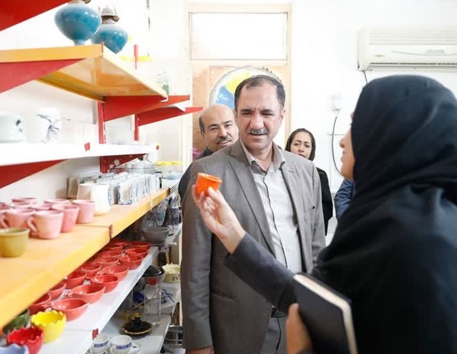 حضور مدیرعامل پالایشگاه آبادان در جمع کودکان و معلولان + عکس