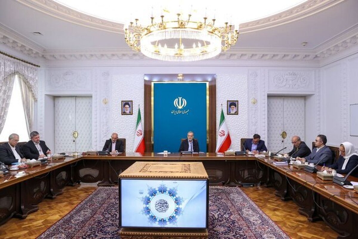 پزشکیان: دلیلی ندارد بنگاه‌های اقتصادی زیرمجموعه صندوق‌های بازنشستگی ضررده باشند