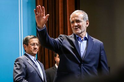 ارزیابی 2 هزار و 400 ساعت کارکرد دولت پزشکیان / واکنشهایی که به اقتصاد و مشکلات معیشتی ختم می شود ارزیابی 2 هزار و 400 ساعت کارکرد دولت پزشکیان / واکنشهایی که به اقتصاد و مشکلات معیشتی ختم می شود