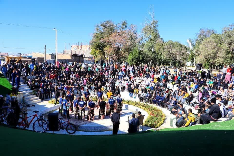 همایش پیاده روی خانوادگی در بوئین زهرا برگزار شد