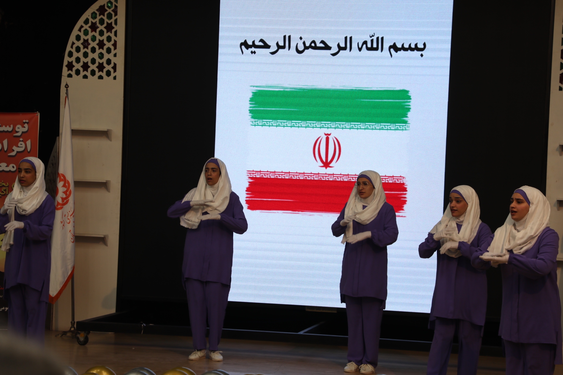 استاندار خوزستان: تغییر نگاه جامعه به معلولان کلید شکوفایی توانمندی‌های آنان است