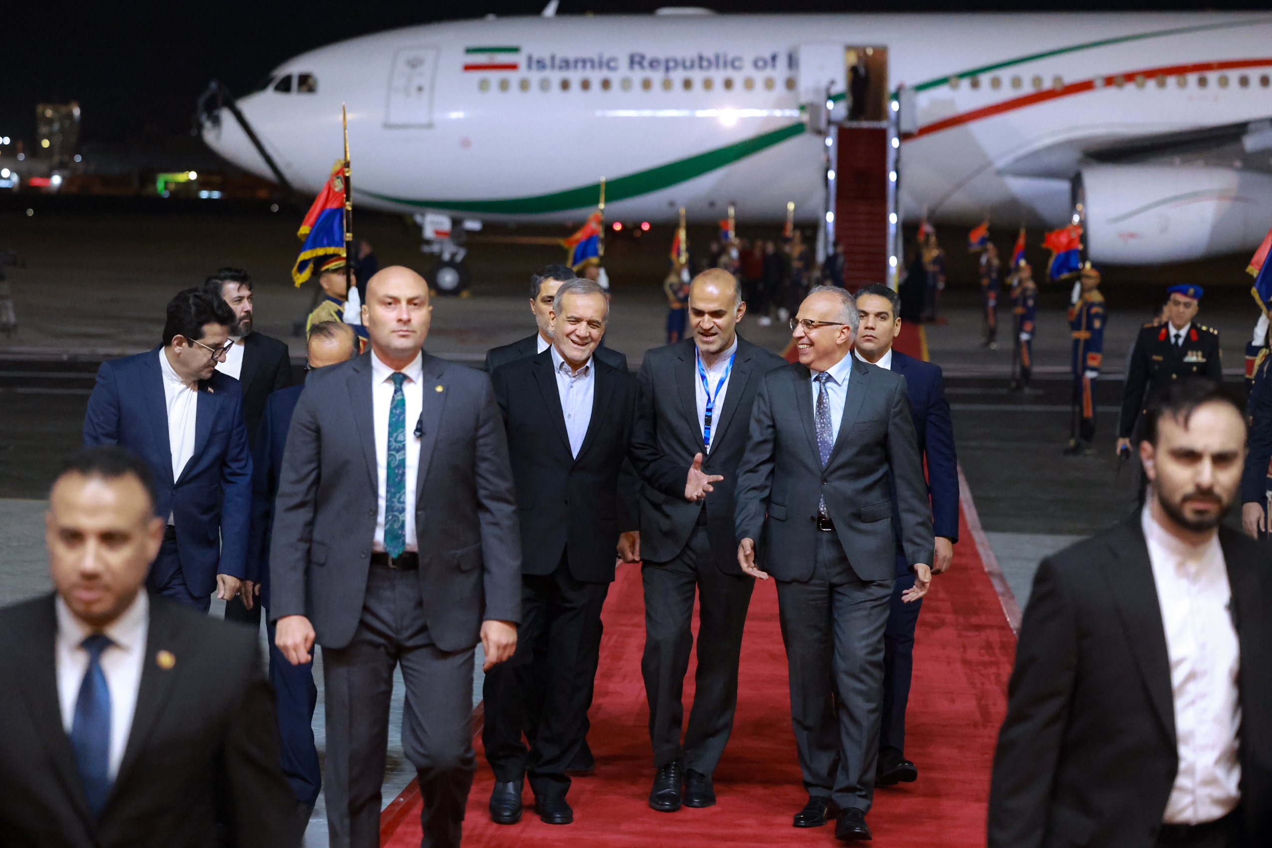 سفر به مصر/ گامی در راستای احیا وتقویت روابط تهران و قاهره سفر به مصر/ گامی در راستای احیا وتقویت روابط تهران و قاهره