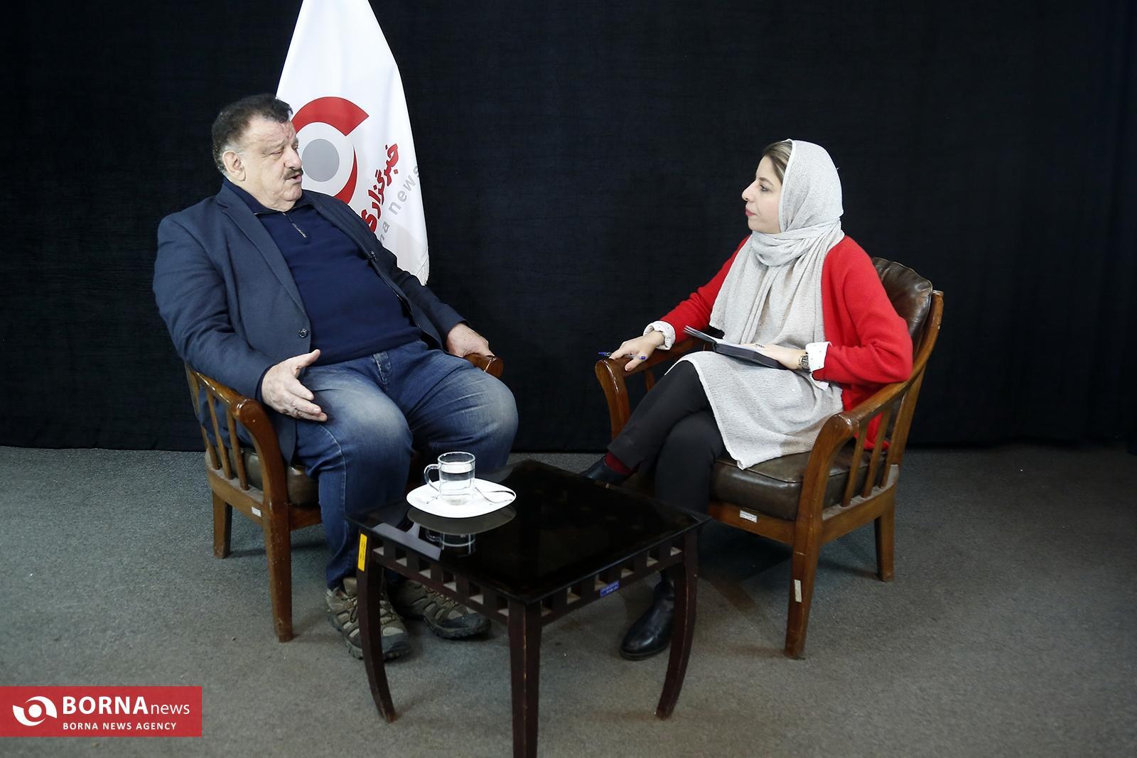 ناصر وحدتی: مخلصترین عاشقان را باید در ترانههای روستایی پیدا کرد/ ماجرای واقعی قتل هادی و عشق رعنا در گیلان از زبان ناصر وحدتی/ قتل هادی و ماتم رعنا؛ ناصر وحدتی از رازهای این عاشقانه میگوید ناصر وحدتی: مخلصترین عاشقان را باید در ترانههای روستایی پیدا کرد/ ماجرای واقعی قتل هادی و عشق رعنا در گیلان از زبان ناصر وحدتی/ قتل هادی و ماتم رعنا؛ ناصر وحدتی از رازهای این عاشقانه میگوید