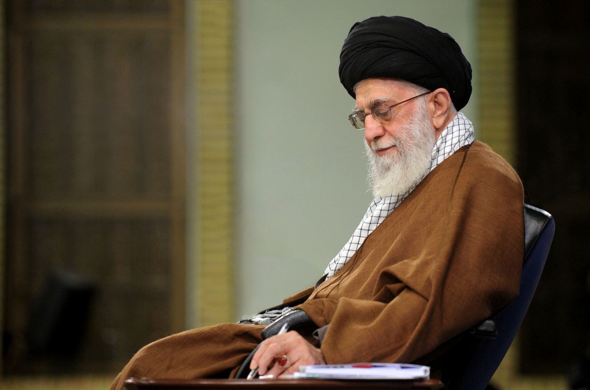 پیام تسلیت رهبر انقلاب به حجت‌الاسلام والمسلمین قمی