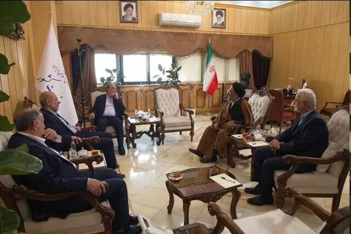 مومنی: جلسات فصلی با وزرای پیشین کشور با دستور کار مشخص ادامه می‌یابد