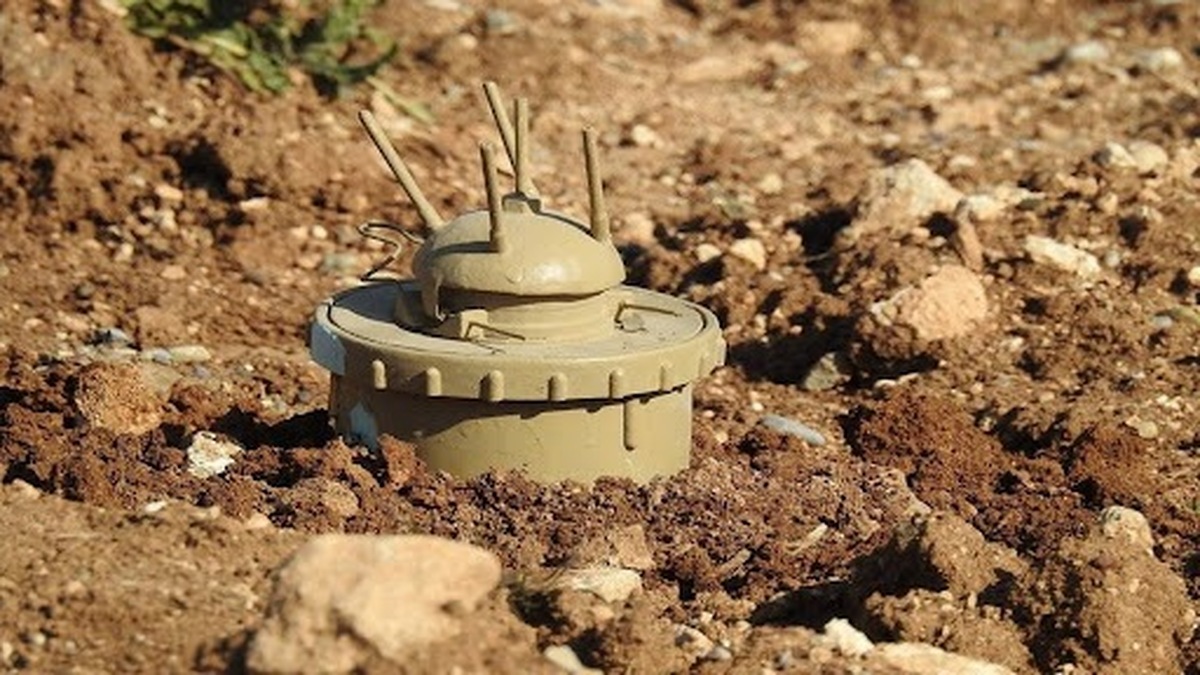 شهادت یکی از افسران ارتش بر اثر انفجار مین