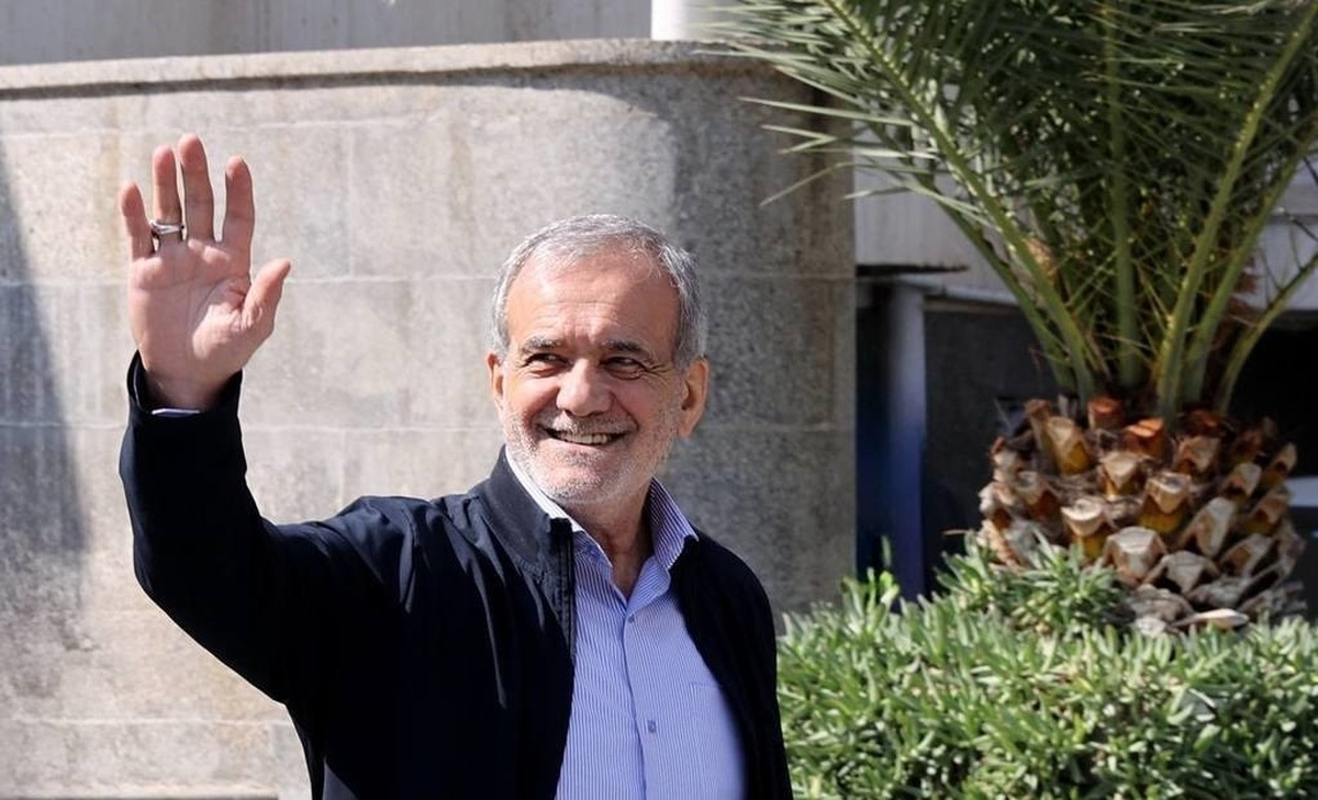 رئیس‌جمهور وارد البرز شد