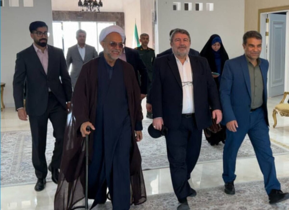 رئیس شورای اطلاع‌رسانی دولت وارد بندرعباس شد