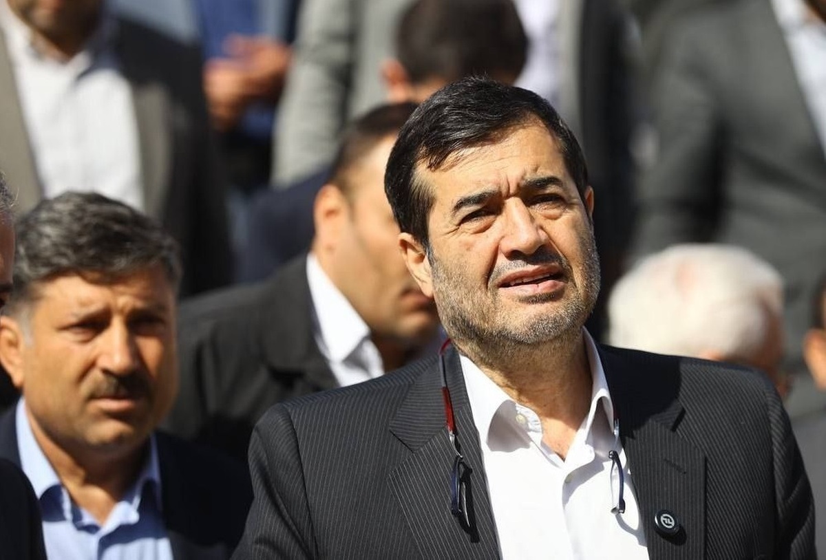 حضور وزیر ورزش و جوانان در مراسم ترحیم فرامرز ظلی