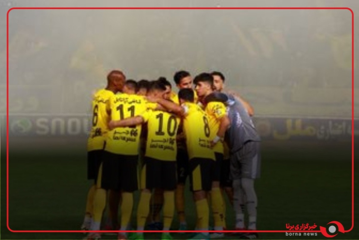 گل اول سپاهان به مس رفسنجان توسط جواد آقایی‌پور