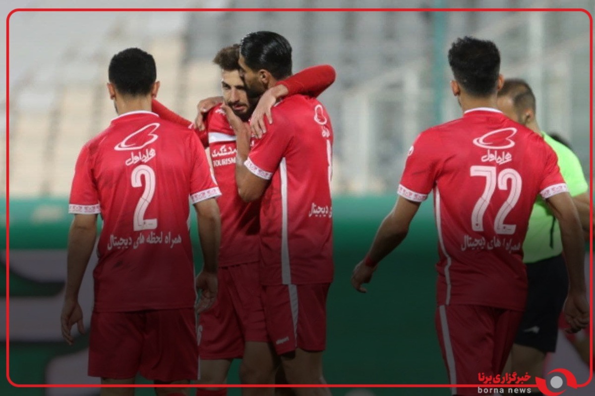 90+8' سانتر بازیکن نساجی به تیر دروازه پرسپولیس خورد