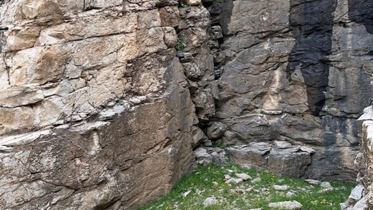 شناسایی سه معدن سنگ در ارتفاعات کبیرکوه آبدانان در استان ایلام