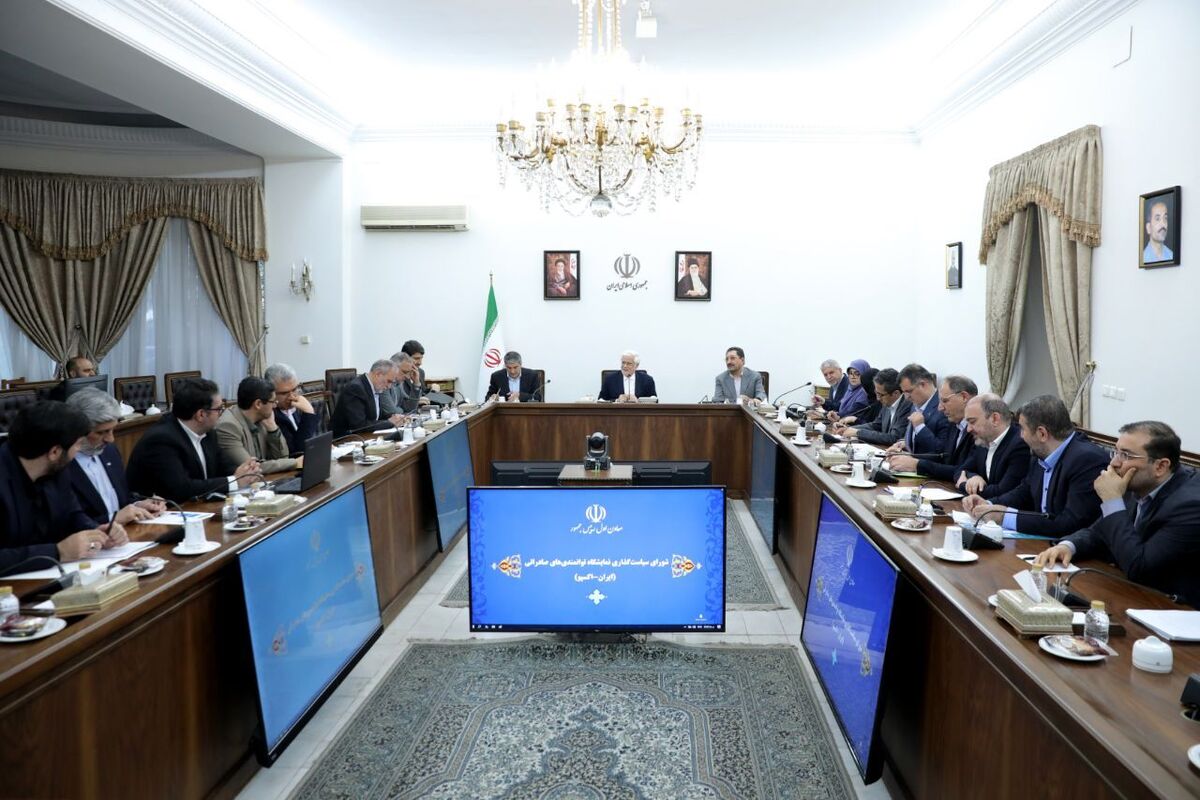 استقبال ۲ هزار و ۷۰۰ نفر از فعالین اقتصادی از ۱۰۱ کشور جهان