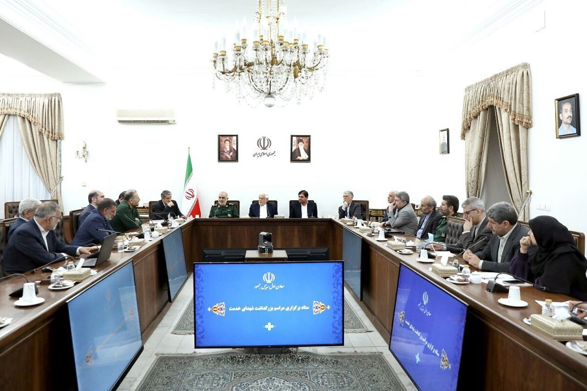 عارف: باید ویژگی‌های شخصیتی و خدمات گرانقدر شهدای خدمت برای آحاد جامعه تبیین شود