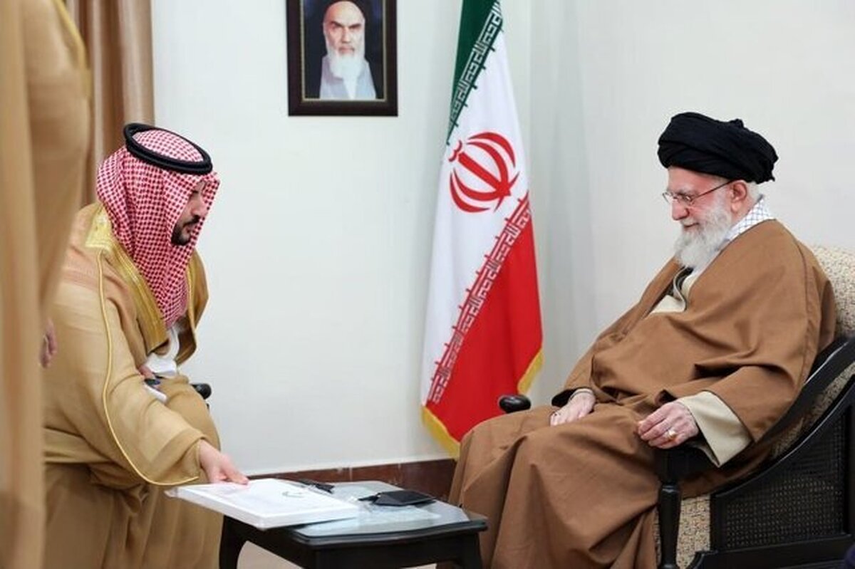 روایت روابط عمومی دفتر رهبری از دیدار وزیر دفاع عربستان با رهبر انقلاب