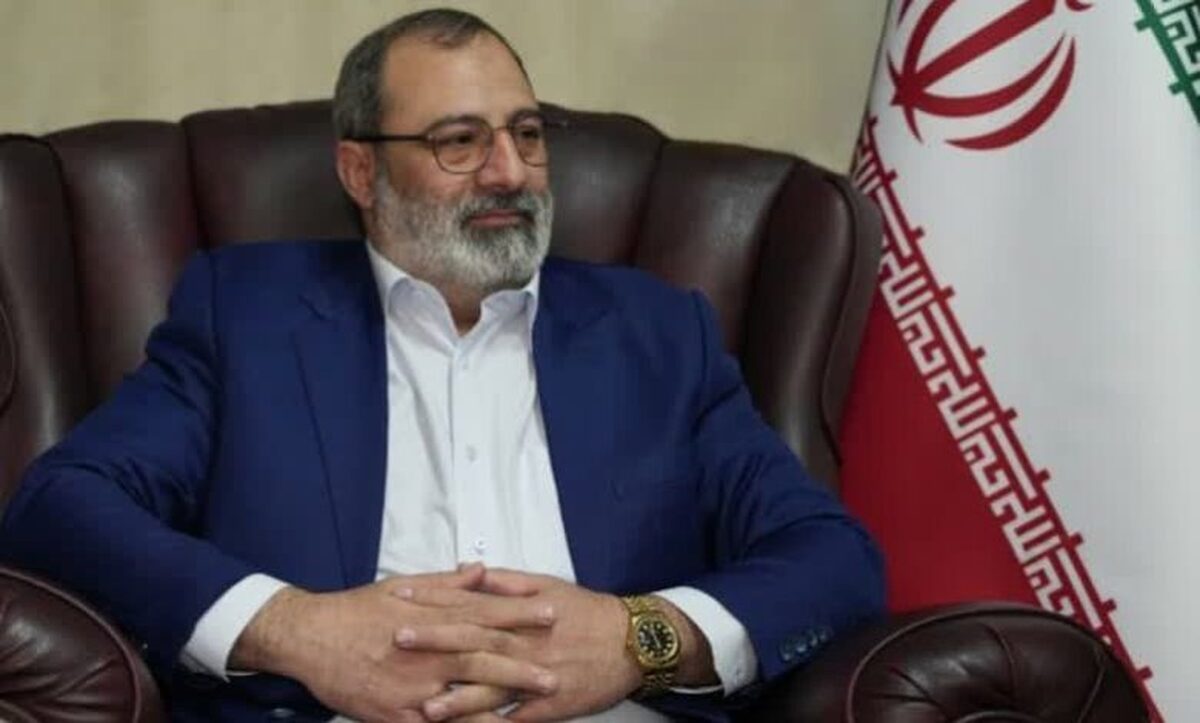 ارتش؛ نیروی ولایی و مردمی در خدمت ملت