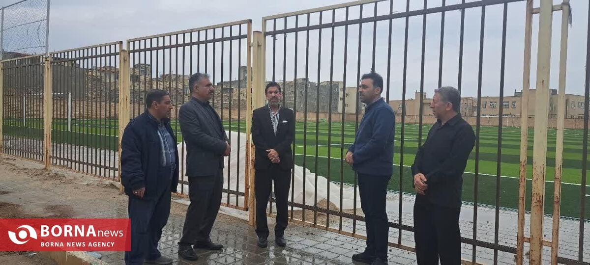 روند تعویض چمن مصنوعی جوادالائمه در مراحل پایانی