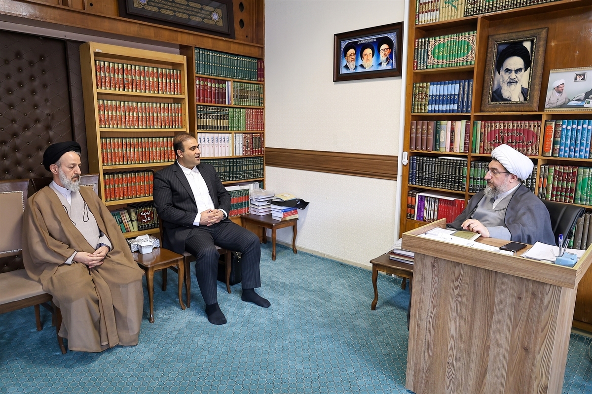 دیدار نوروزی مدیرعامل منطقه آزاد ارس با نماینده ولی‌فقیه در آذربایجان شرقی