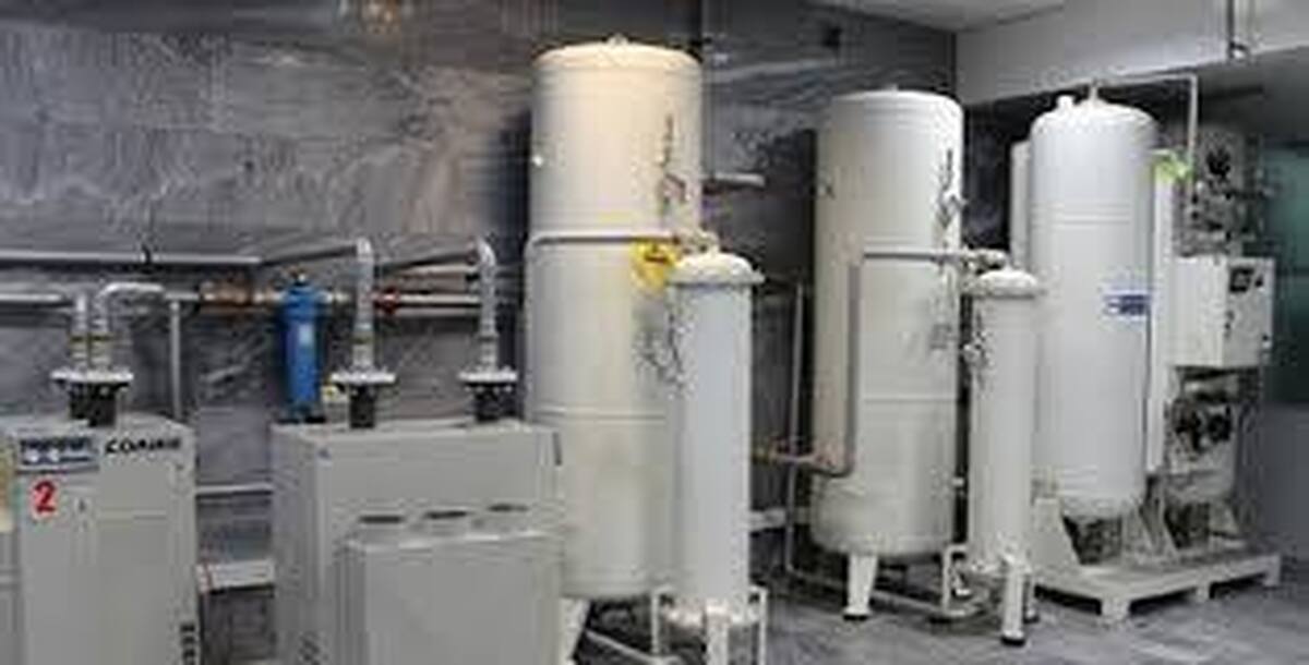 اتصال دستگاه اکسیژن‌ساز ۹۰۰ لیتری به بخش‌های درمانی بیمارستان سینا اهواز