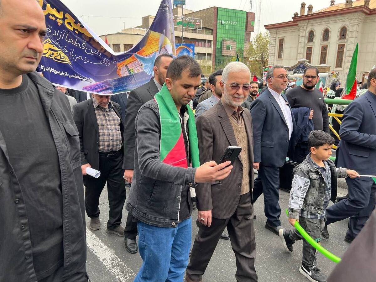 وزیر کشور در مراسم راهپیمایی روز قدس شرکت کرد