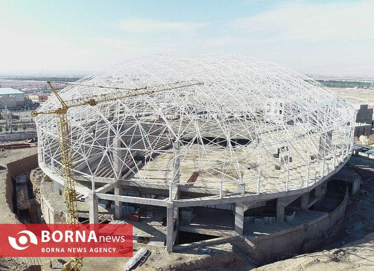 تاکید مدیرکل ورزش و جوانان قم بر تکمیل ورزشگاه ۴۵۰۰ نفری پردیسان