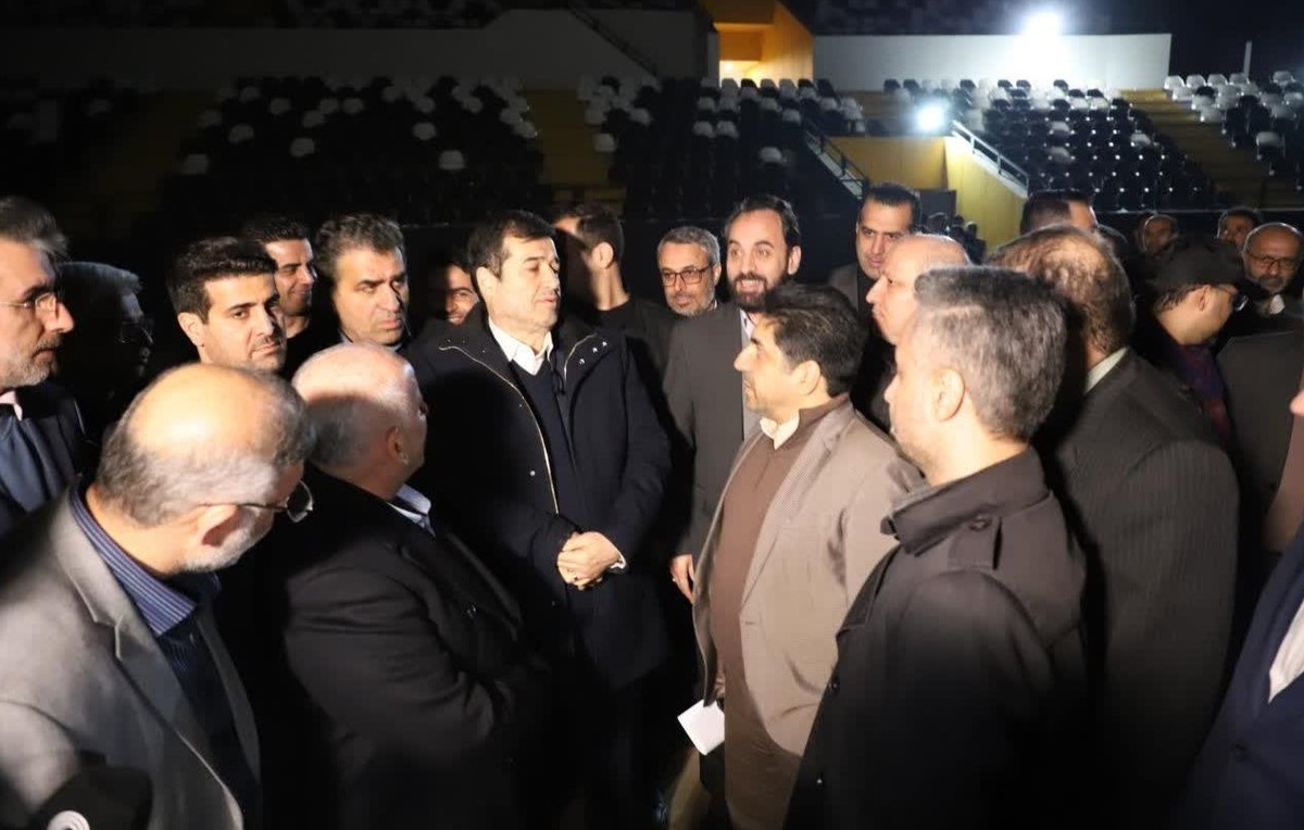 بازدید وزیر ورزش از سالن شهید سلیمانی ماهفروجک ساری / واگذاری اختیارات تکمیل پروژه به استاندار مازندران