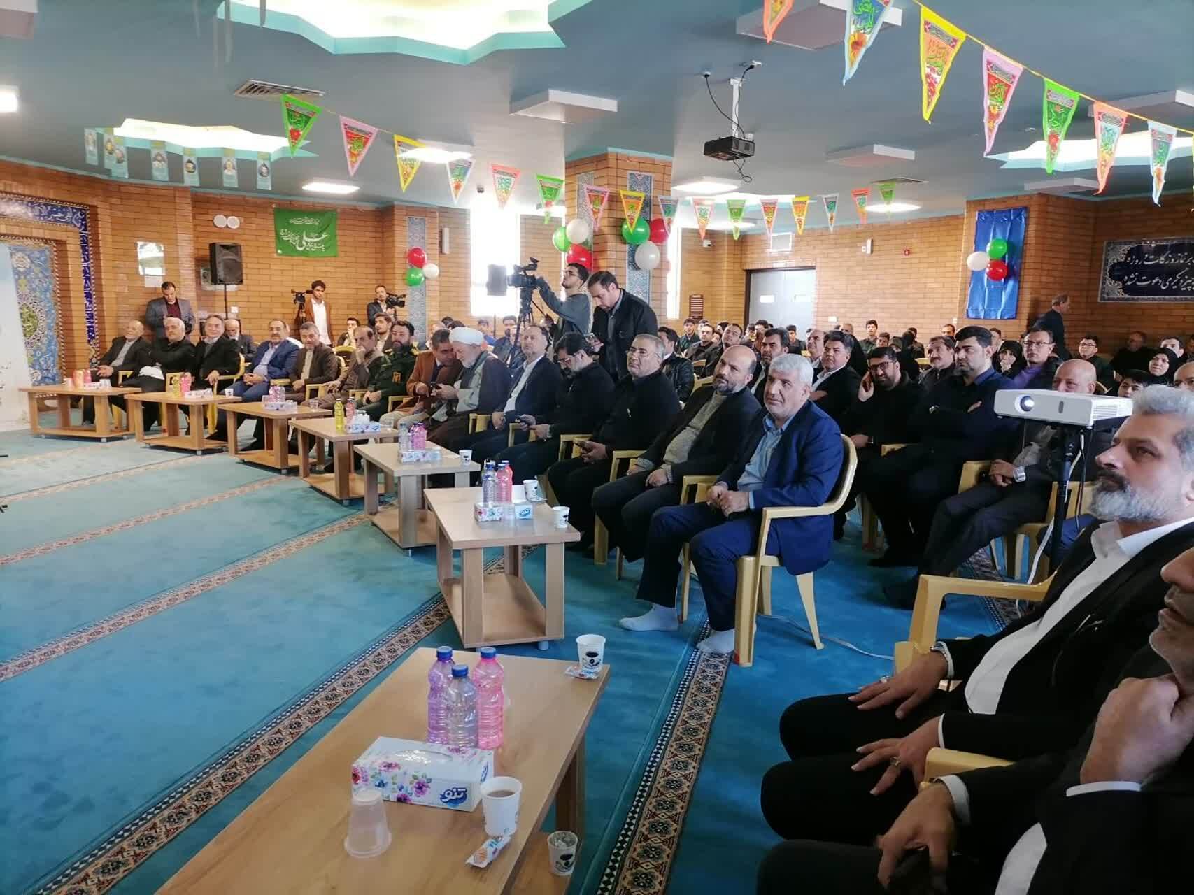 تجلیل از خیر مدرسه ساز نمونه کشور در قم