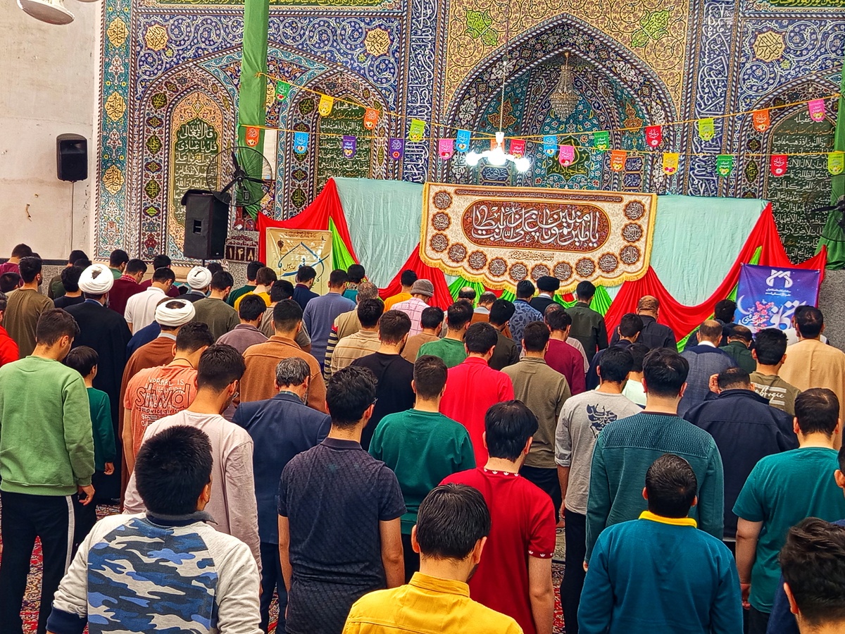 ۵۰ هزار نفر در قم معتکف شدند