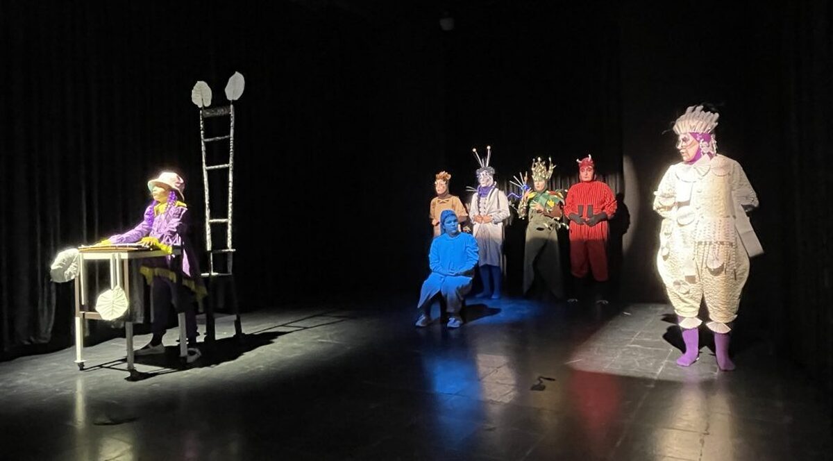 معرفی بازیگران نمایش «دونات توت‌فرنگی»