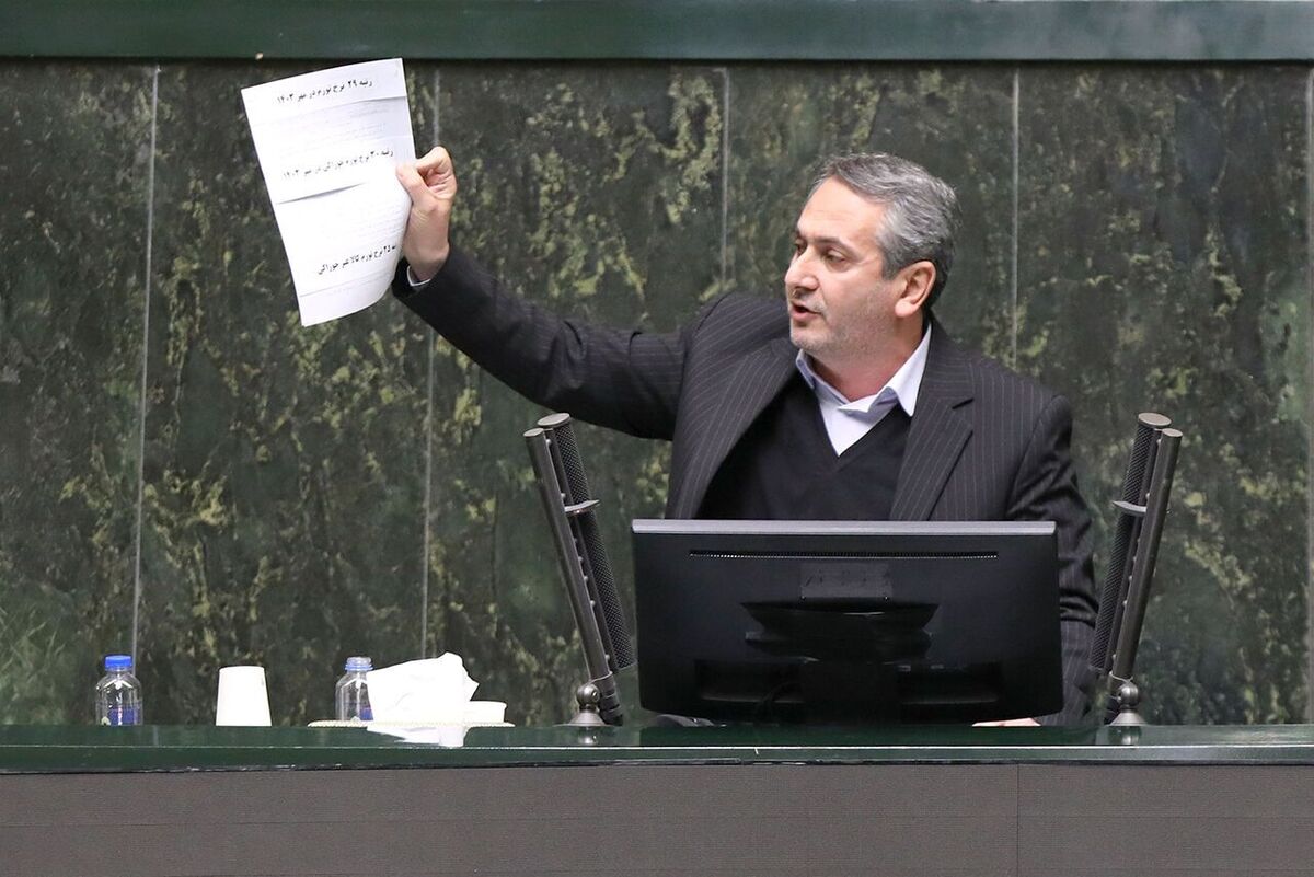 اختلالگران اقتصادی را محاکمه و به جوانان در عرصه مدیریت کشور فرصت دهید